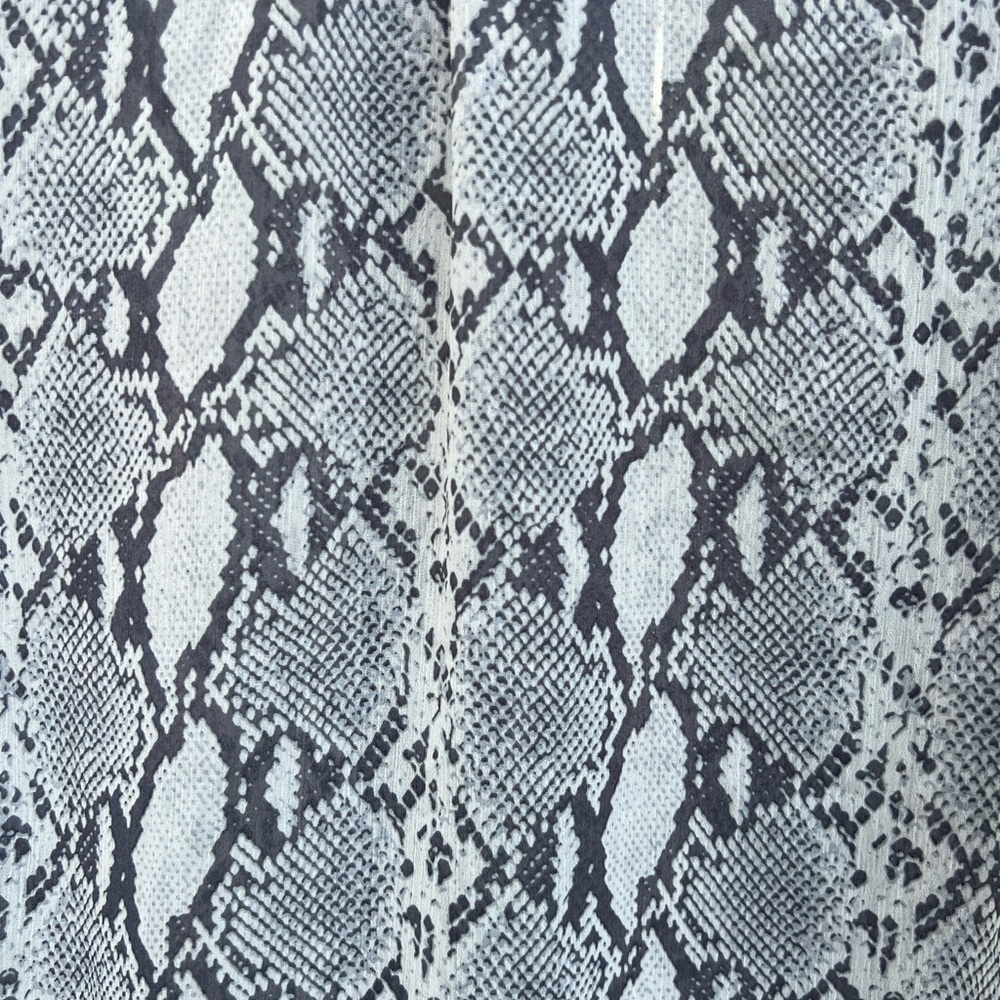KUT FROM THE KLOTH Snakeskin Print Blouse size Small petite - Picture 9 of 9